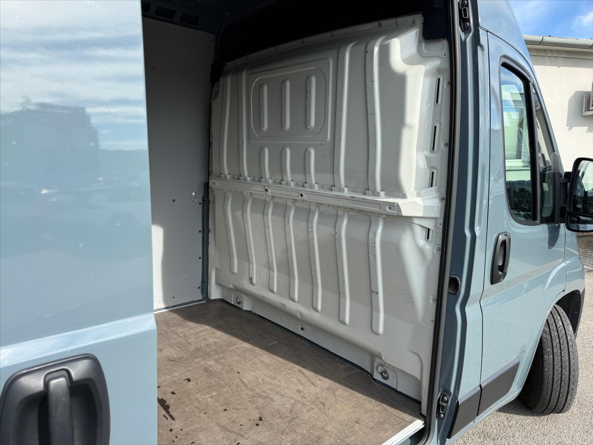 toyota-proace-2-2-l2h2-active-multimedia-max - 3