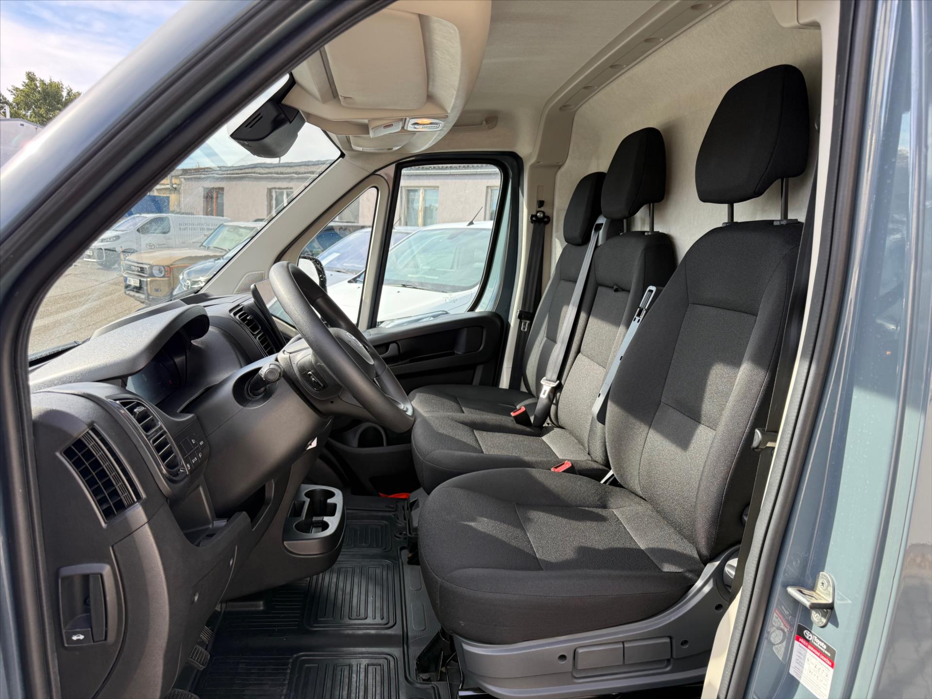 toyota-proace-2-2-l2h2-active-multimedia-max - 8