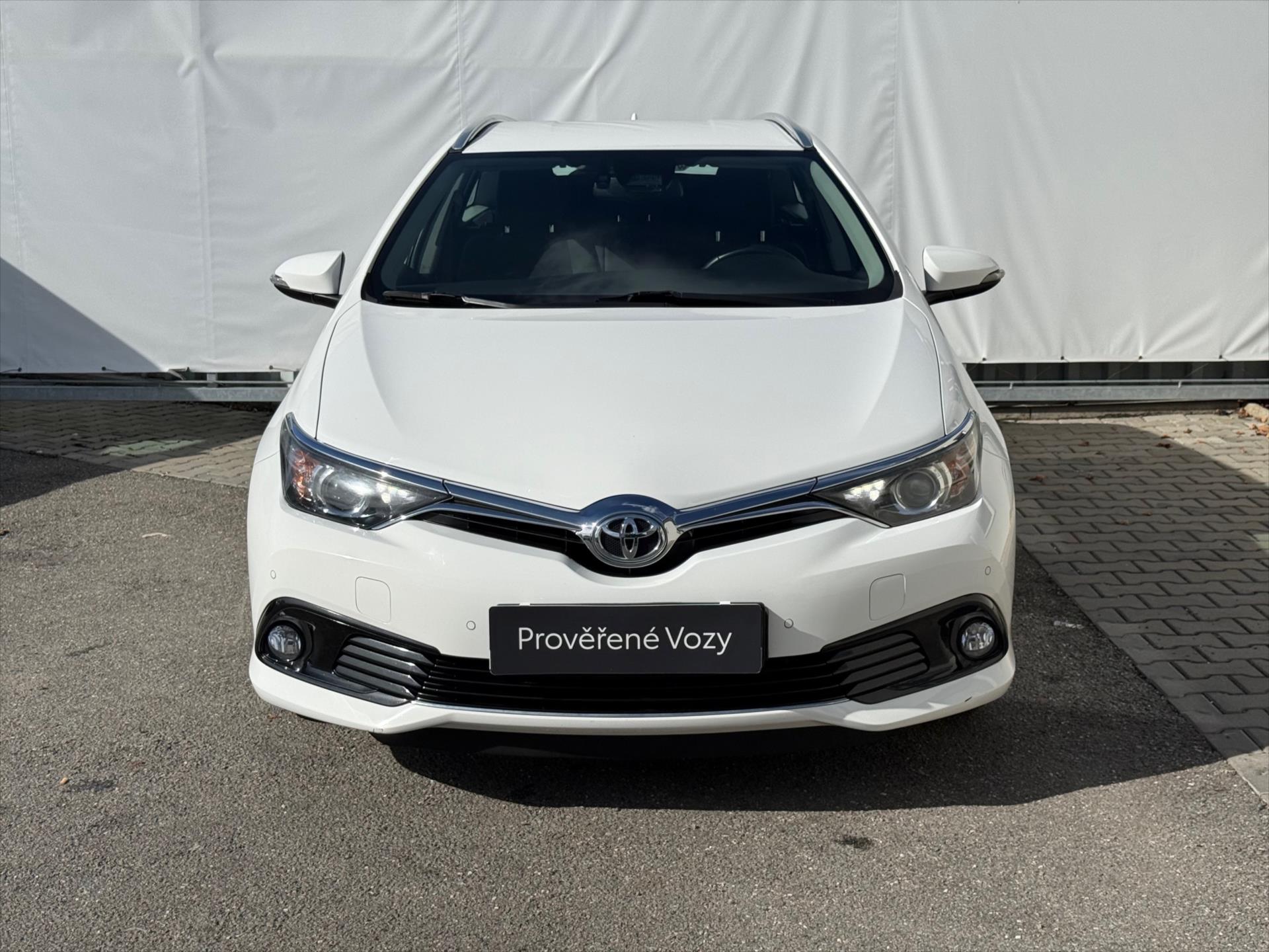 toyota-auris-1-6-active-trend - 1