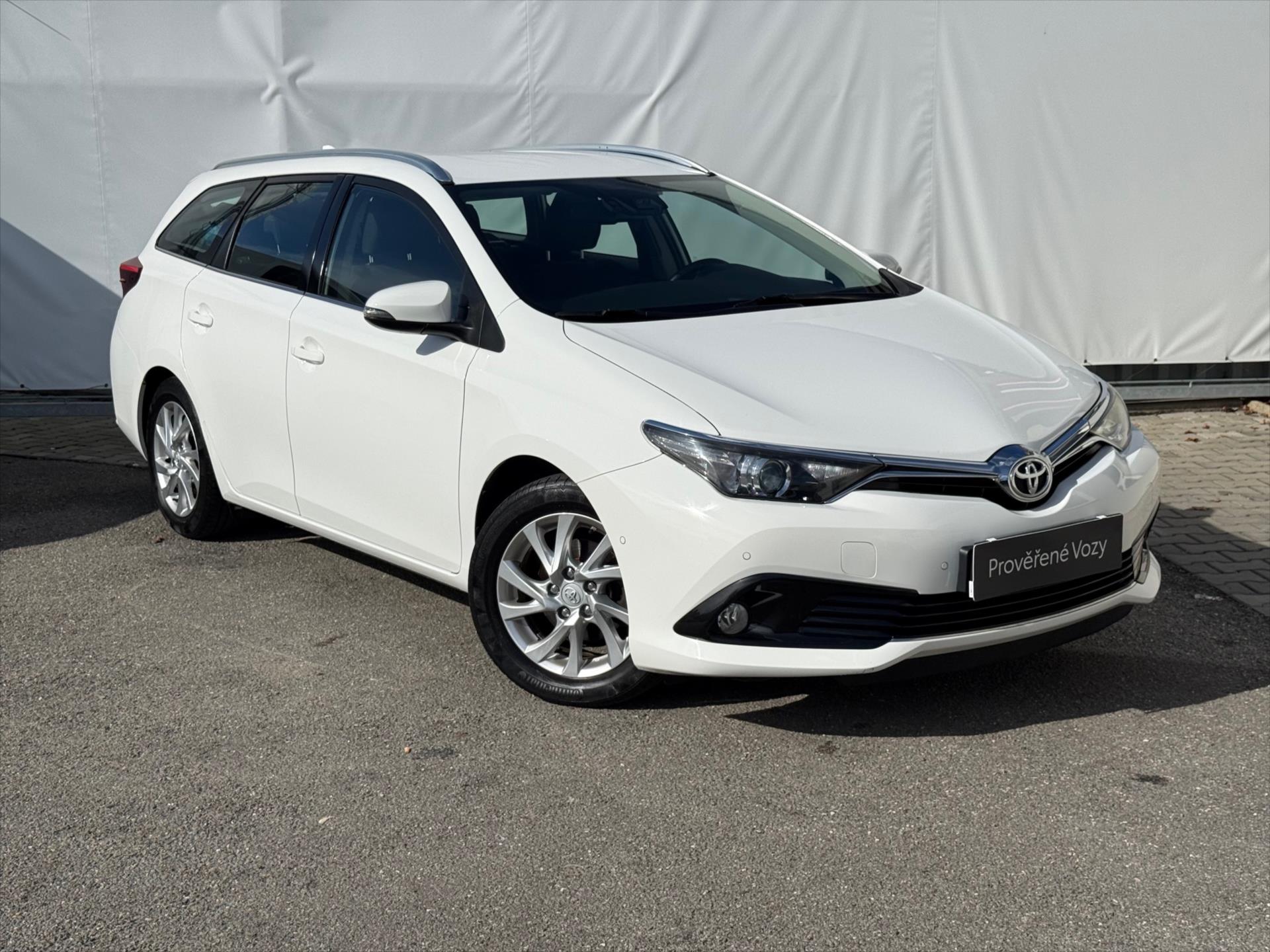 toyota-auris-1-6-active-trend - 2