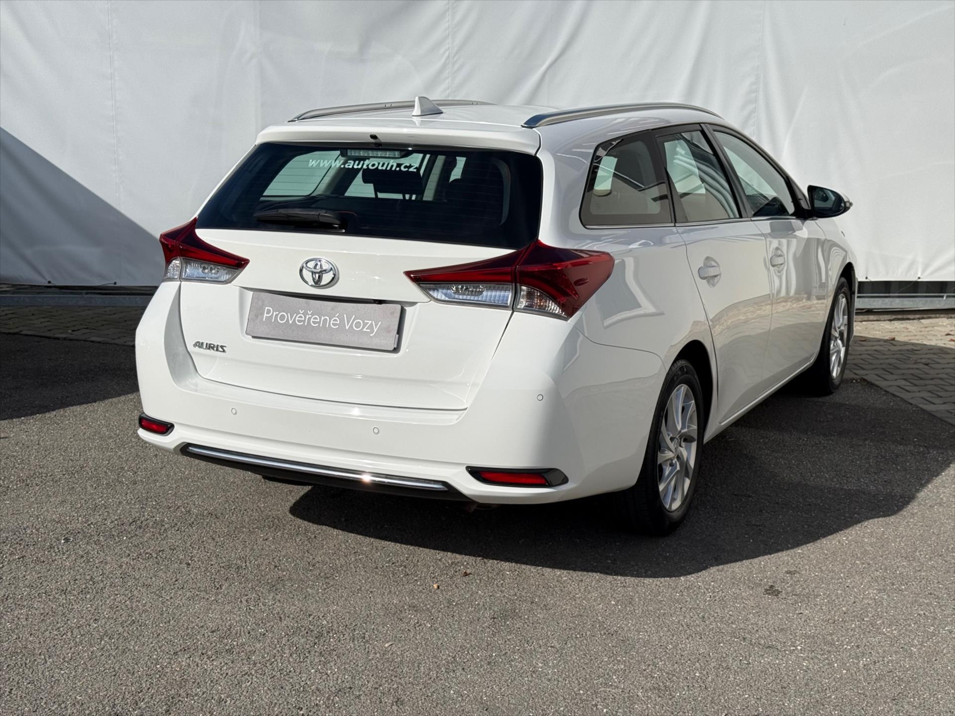 toyota-auris-1-6-active-trend - 3