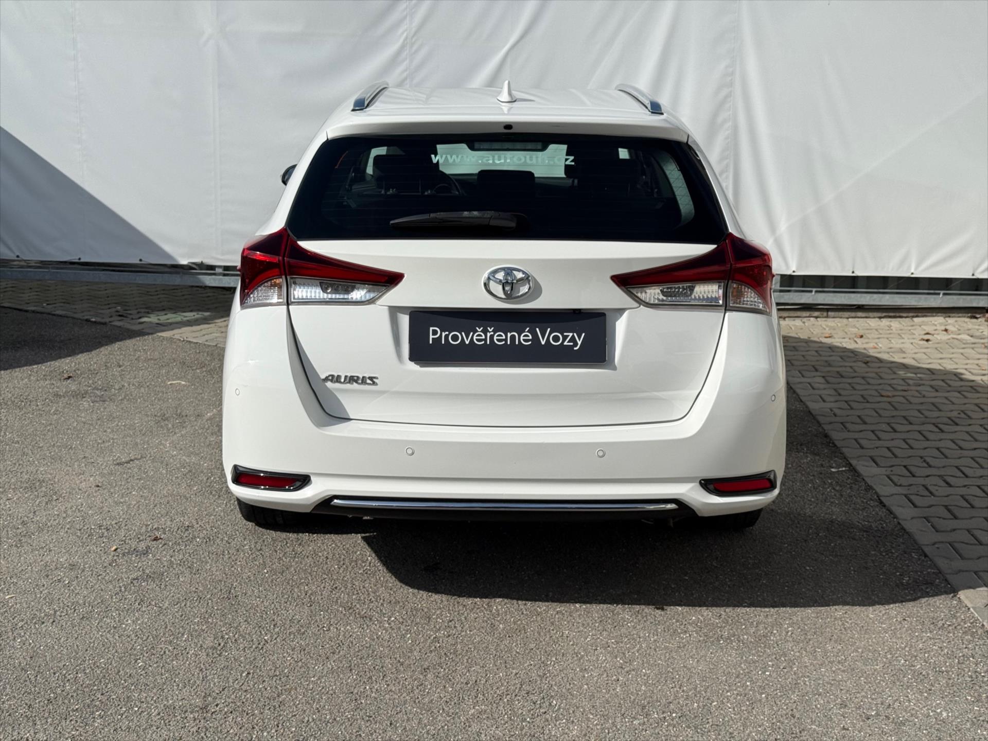 toyota-auris-1-6-active-trend - 4
