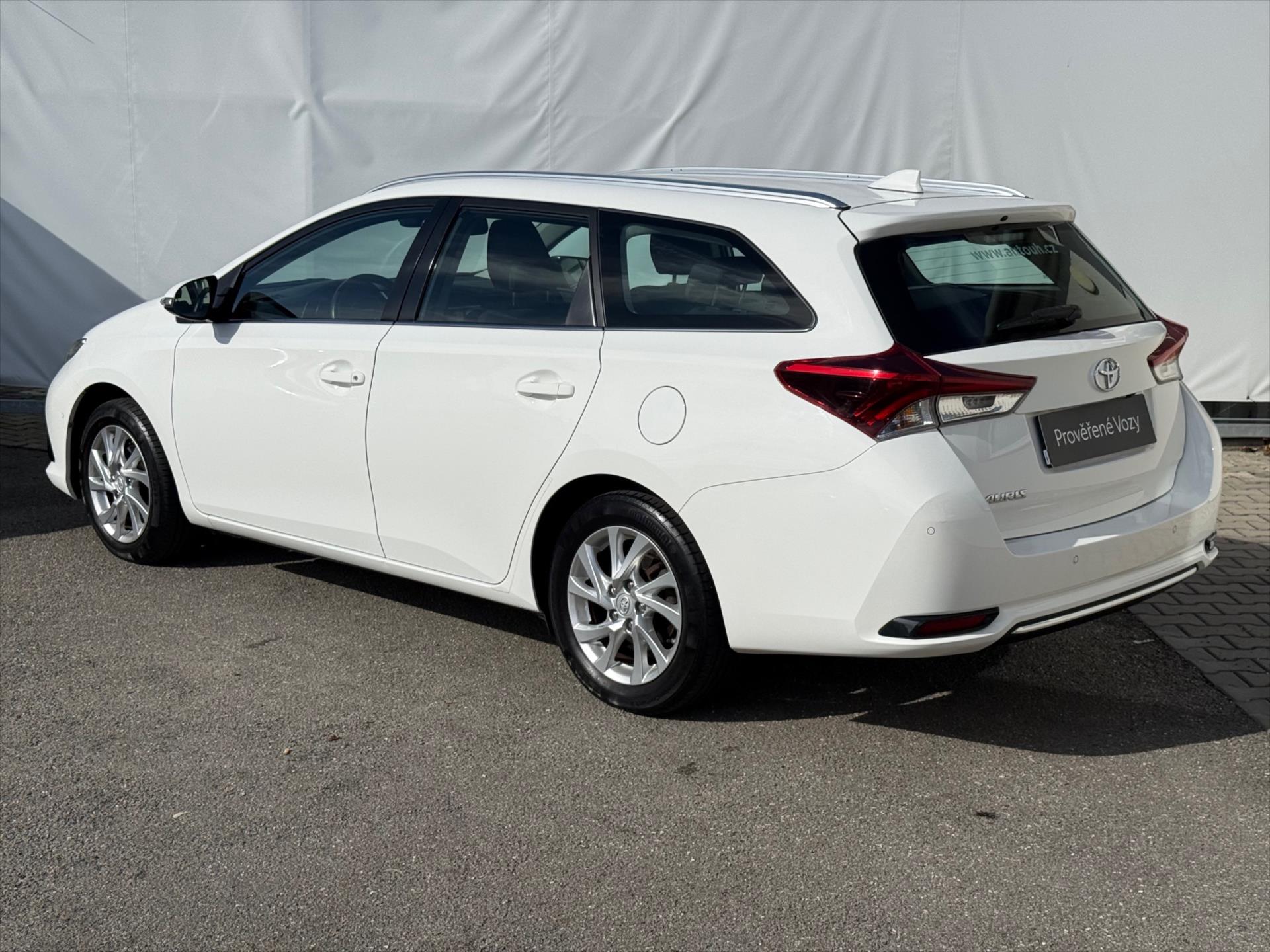 toyota-auris-1-6-active-trend - 5