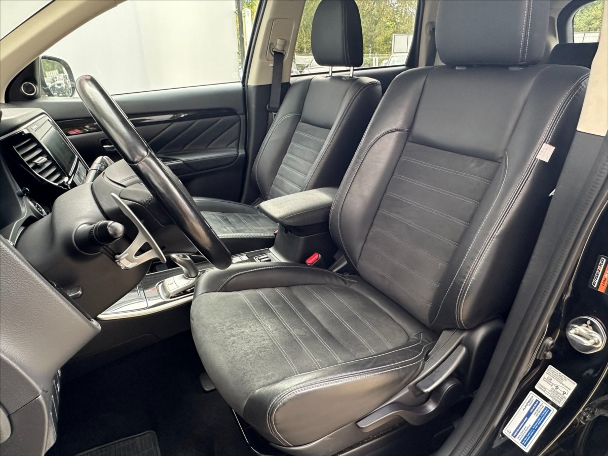 mitsubishi-outlander-2-0-phev-4x4-cz - 9