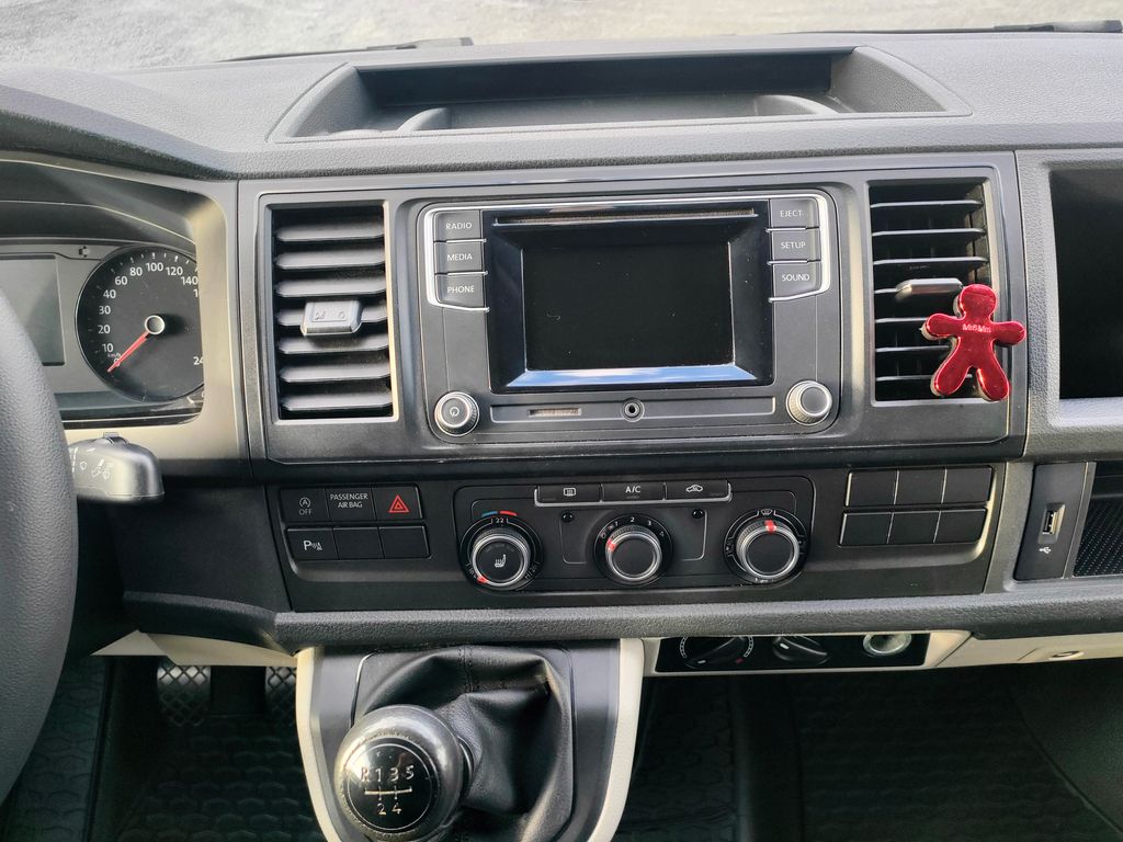 volkswagen-jetta - 9