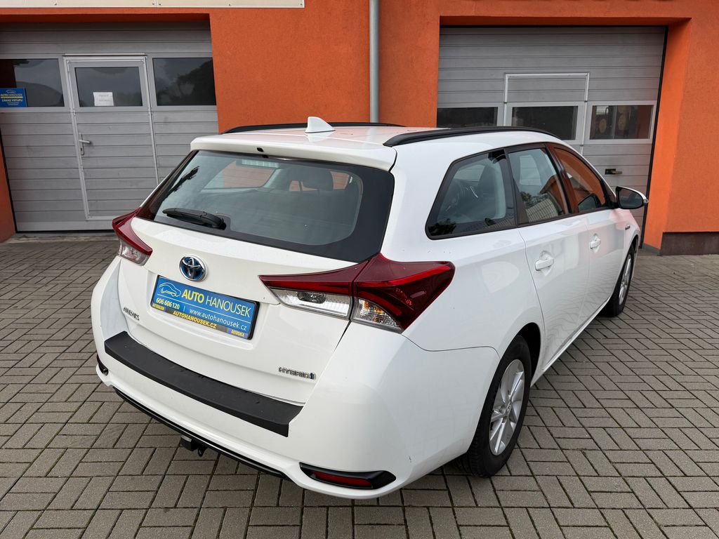 toyota-auris-1-8-e-cvt-automat - 1