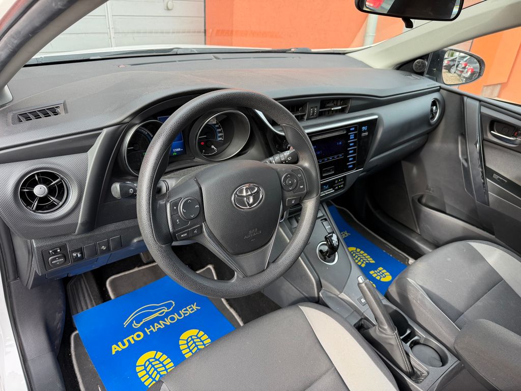 toyota-auris-1-8-e-cvt-automat - 6