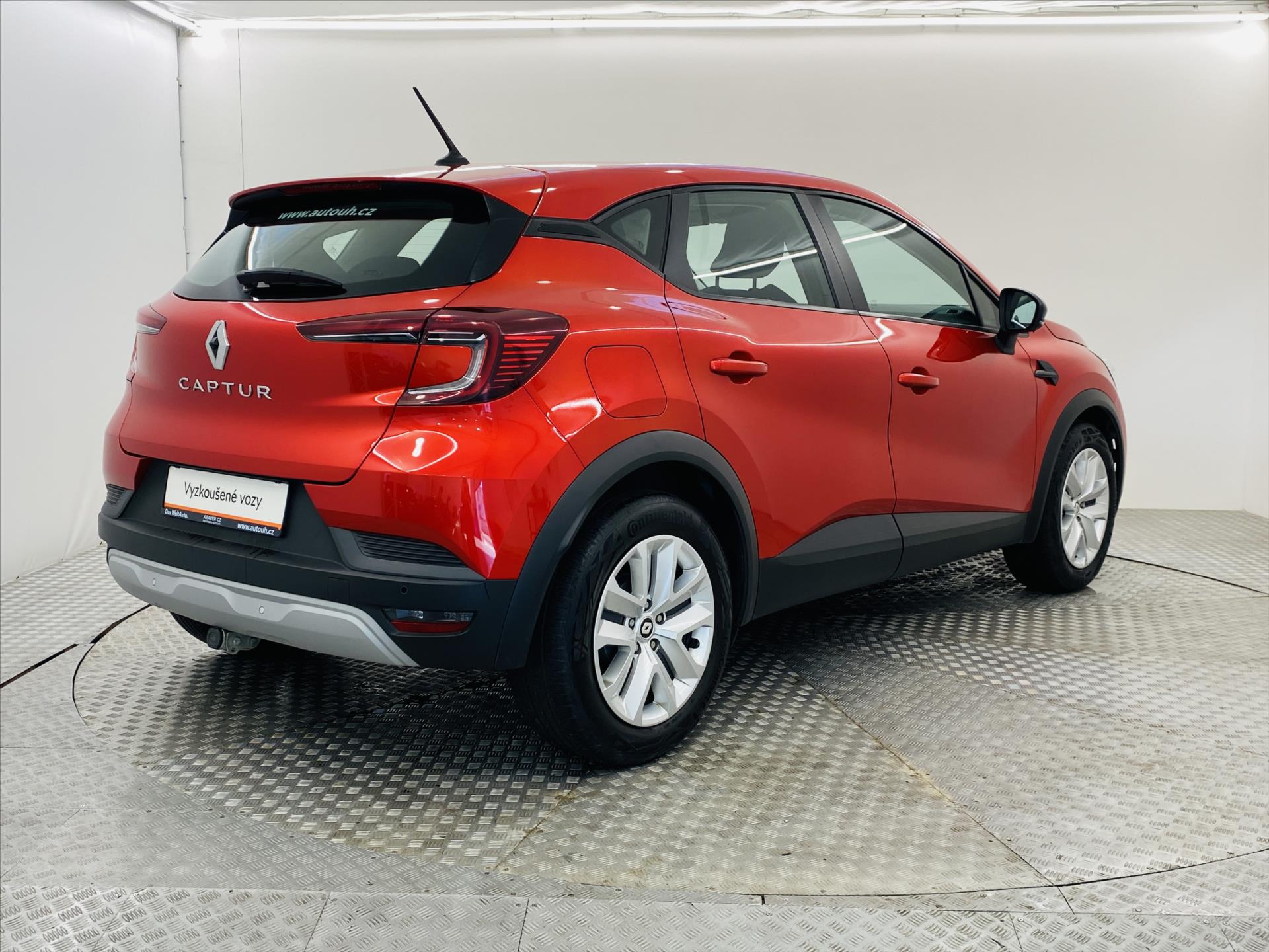 renault-captur-1-3-tce-103-kw-intens-servis-kn - 1