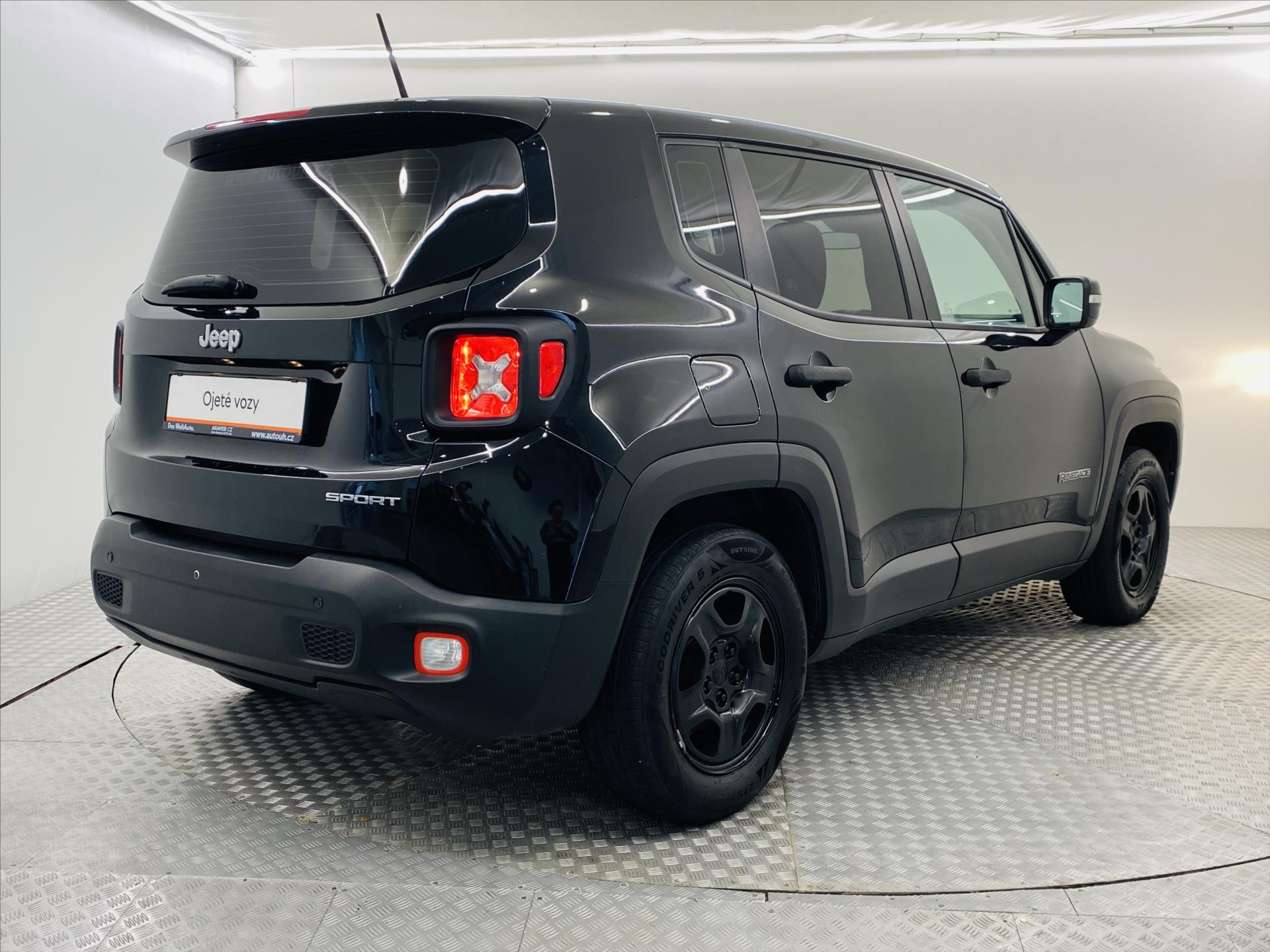 jeep-renegade-1-6-i-81kw-1-majitel - 1