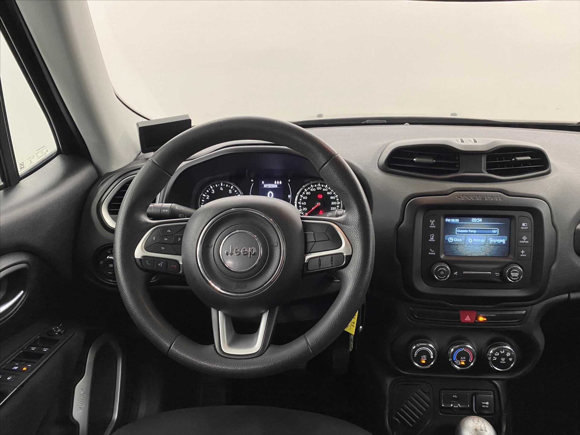 jeep-renegade-1-6-i-81kw-1-majitel - 9
