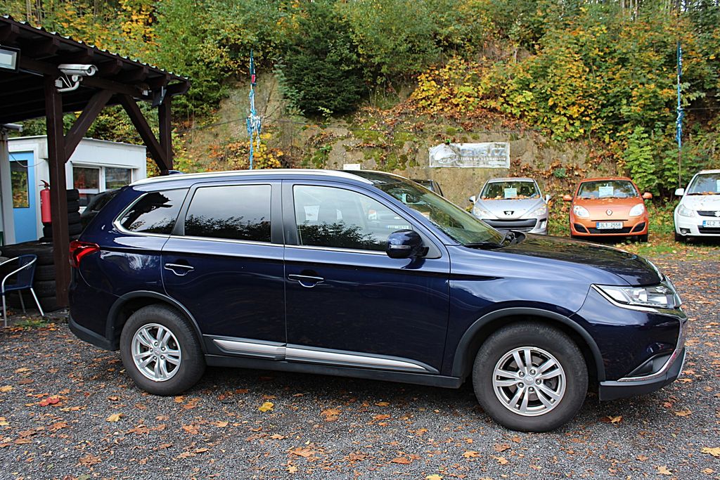 mitsubishi-outlander-2-0i-110-kw-1-majitel - 4