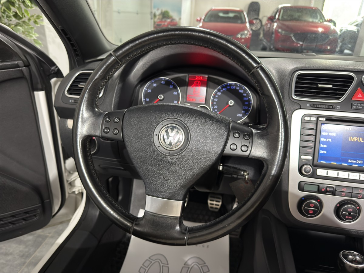 volkswagen-eos-2-0-fsi-cervena-kuze-bi-xen - 8