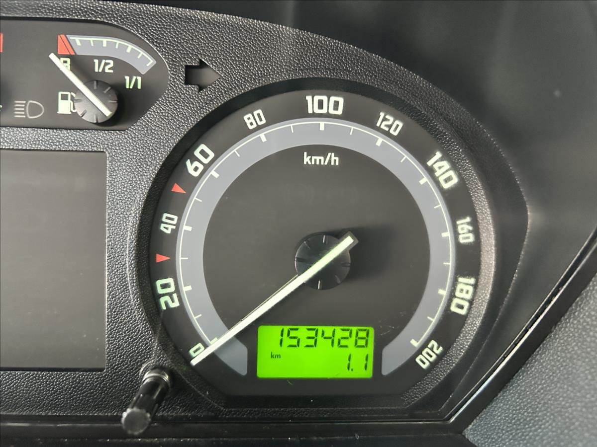 skoda-fabia-1-4-16v-59kw-tazne-klimatizace - 8