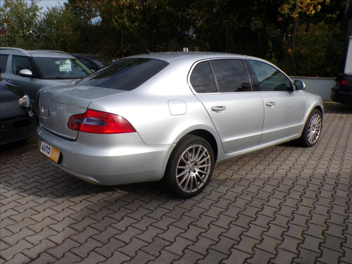 skoda-superb-2-0-tdi-ambition - 3