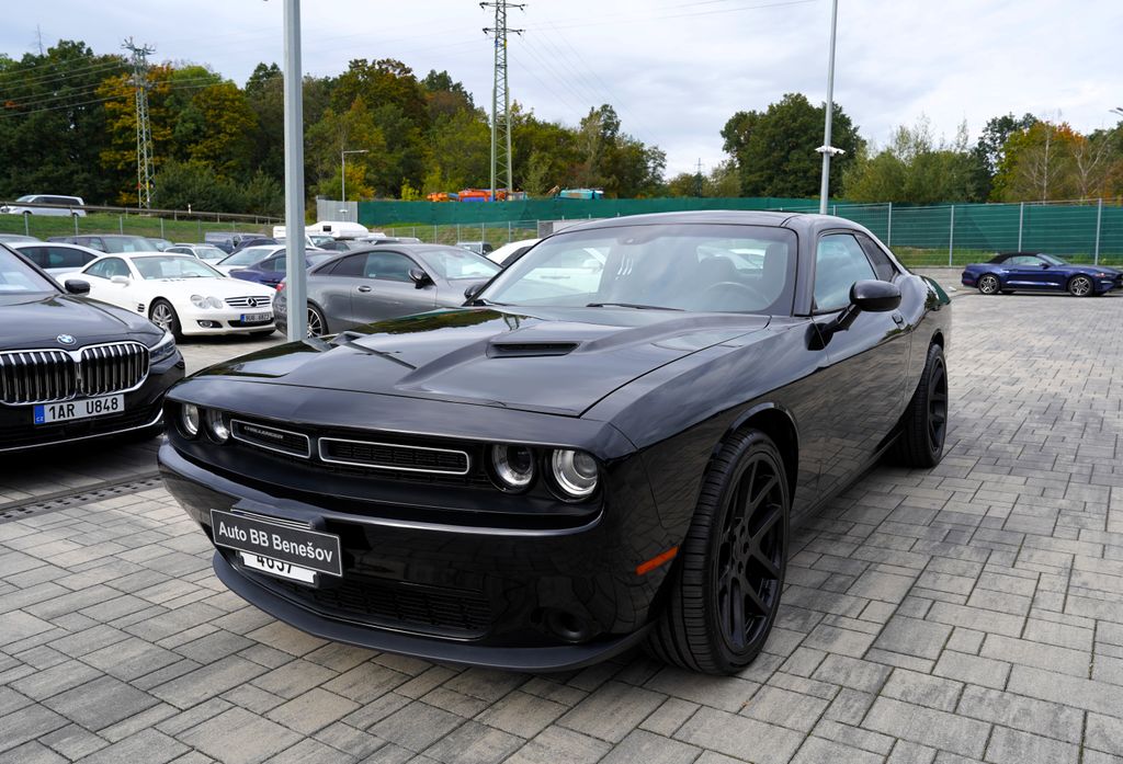 dodge-challenger-3-6-v6-sxt-plus-kuze-automat - 1