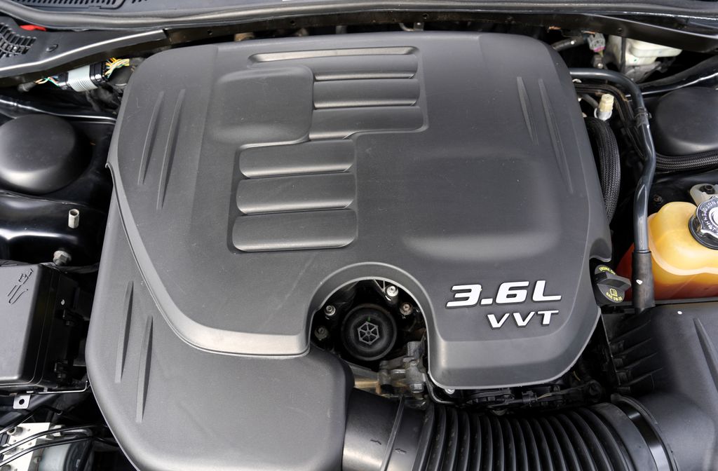 dodge-challenger-3-6-v6-sxt-plus-kuze-automat - 9