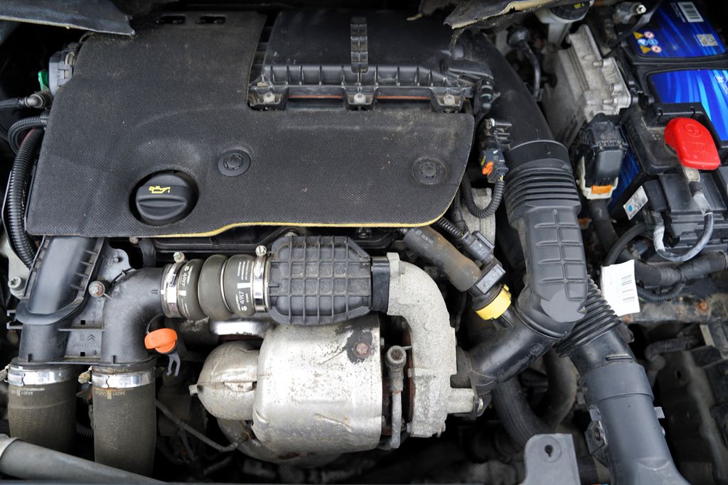 peugeot-5008-1-6-hdi-automat-88kw-7mist-cr - 9