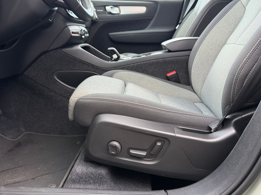 volvo-xc40-plus-dark-b3-360-pixel-led - 9