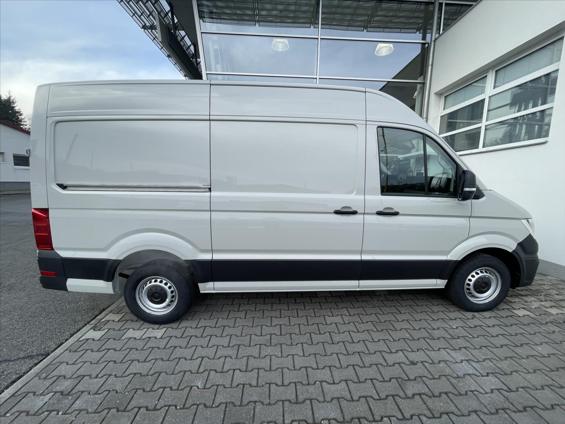 volkswagen-crafter-35-130kw-8au-fwd-sr - 6