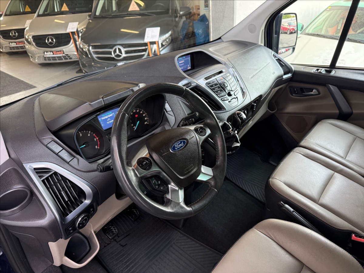 ford-tourneo-custom-2-2-titaniumx-114kw-velky-servis - 8