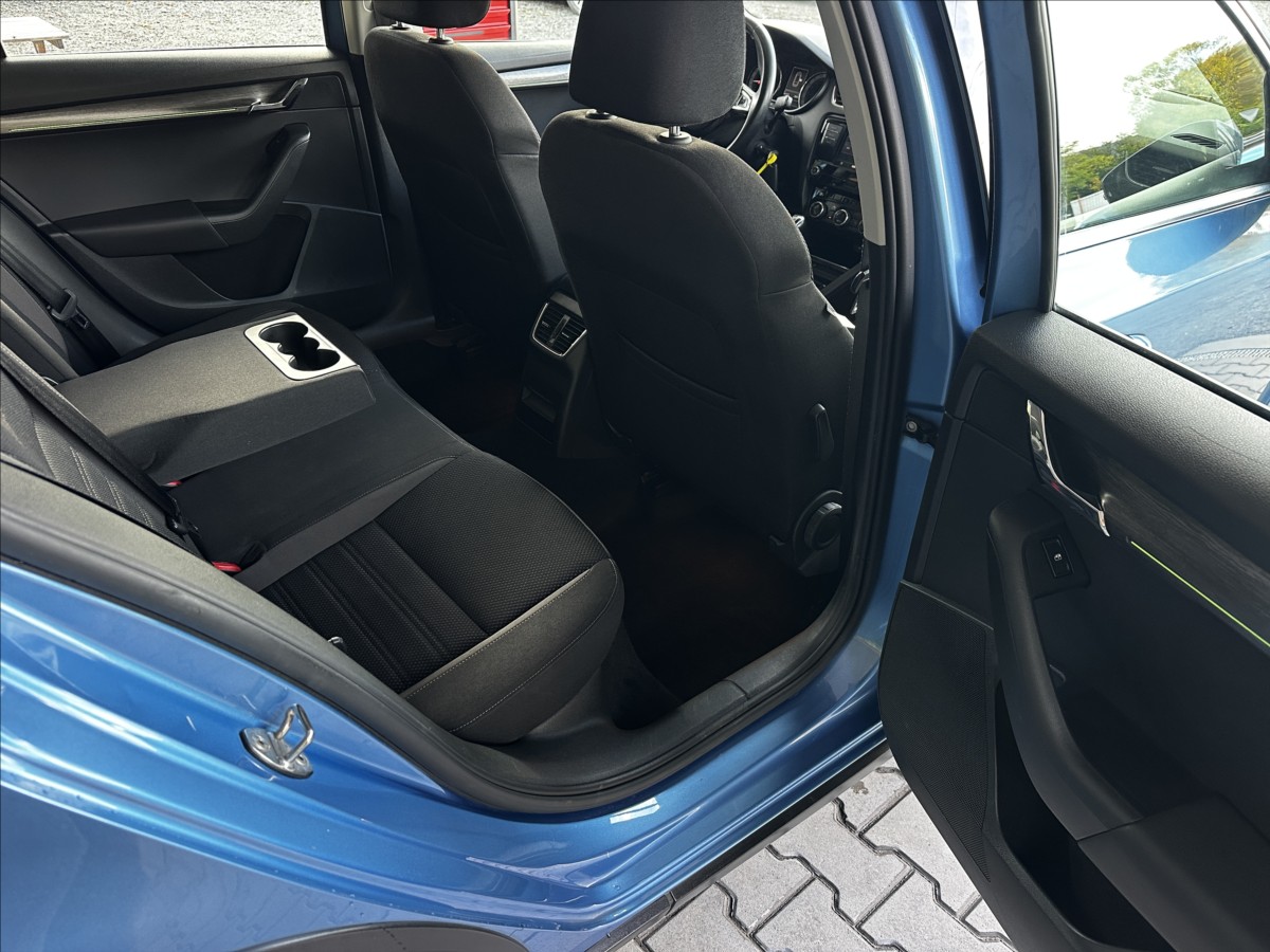 skoda-octavia-2-0-tdi-110kw-4x4-scout-manual - 7