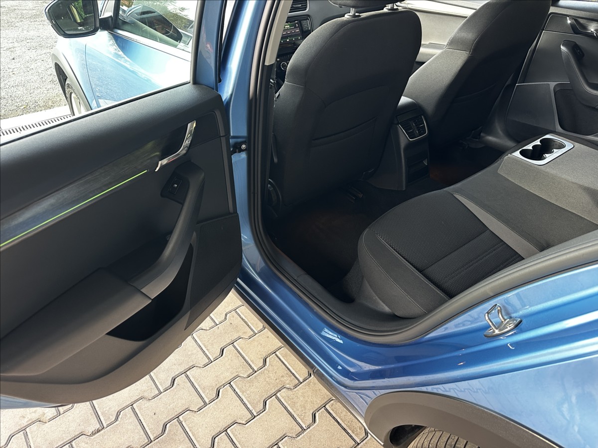 skoda-octavia-2-0-tdi-110kw-4x4-scout-manual - 8