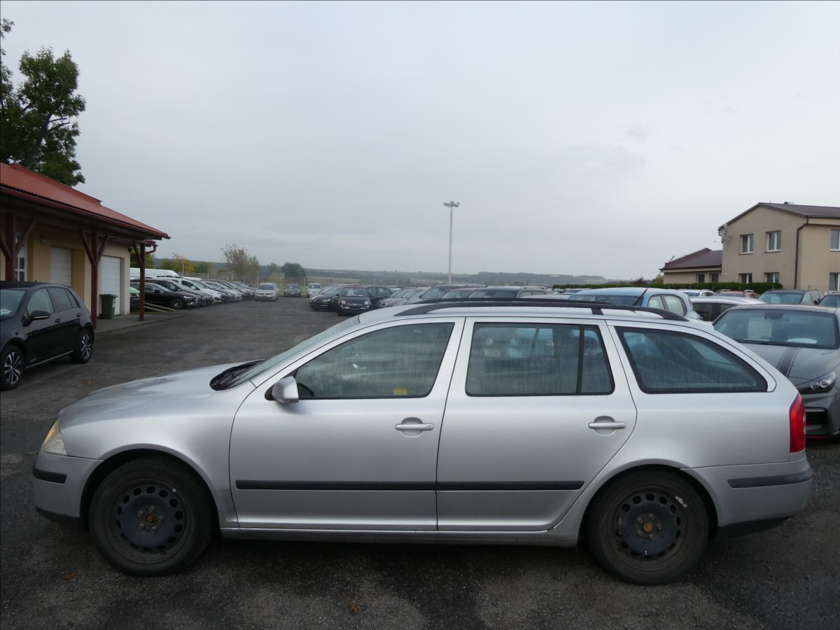 skoda-octavia-1-6-fsi-85kw-zaves-2x-kola - 3