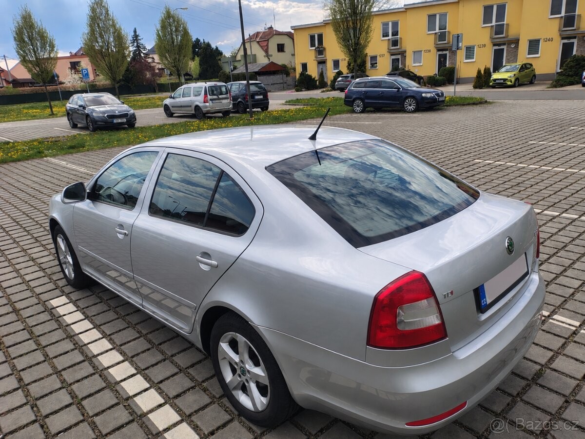 skoda-octavia-1-6-77-kw-2011-stk-10-2028 - 1