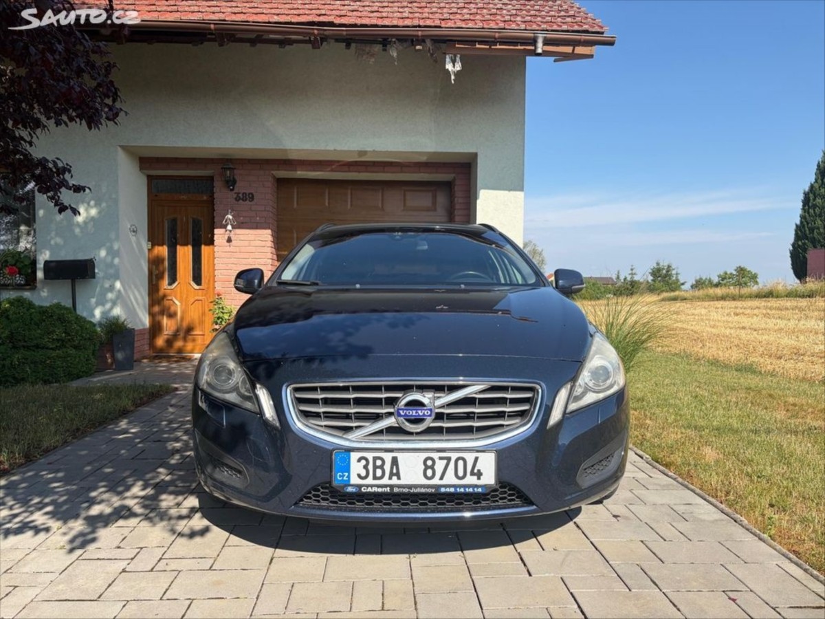 volvo-v60-2-0-d3-120kw-5-valec-r-2010 - 1