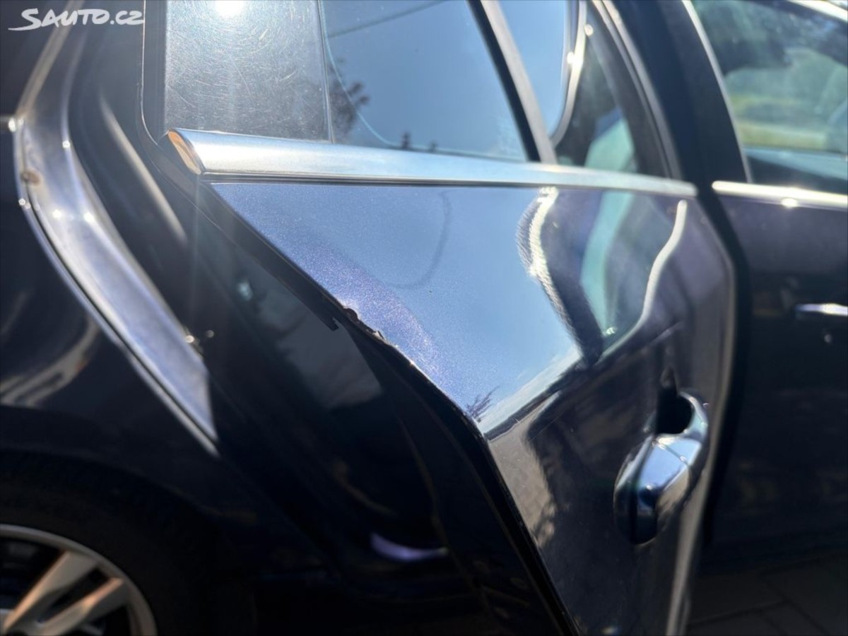 volvo-v60-2-0-d3-120kw-5-valec-r-2010 - 3