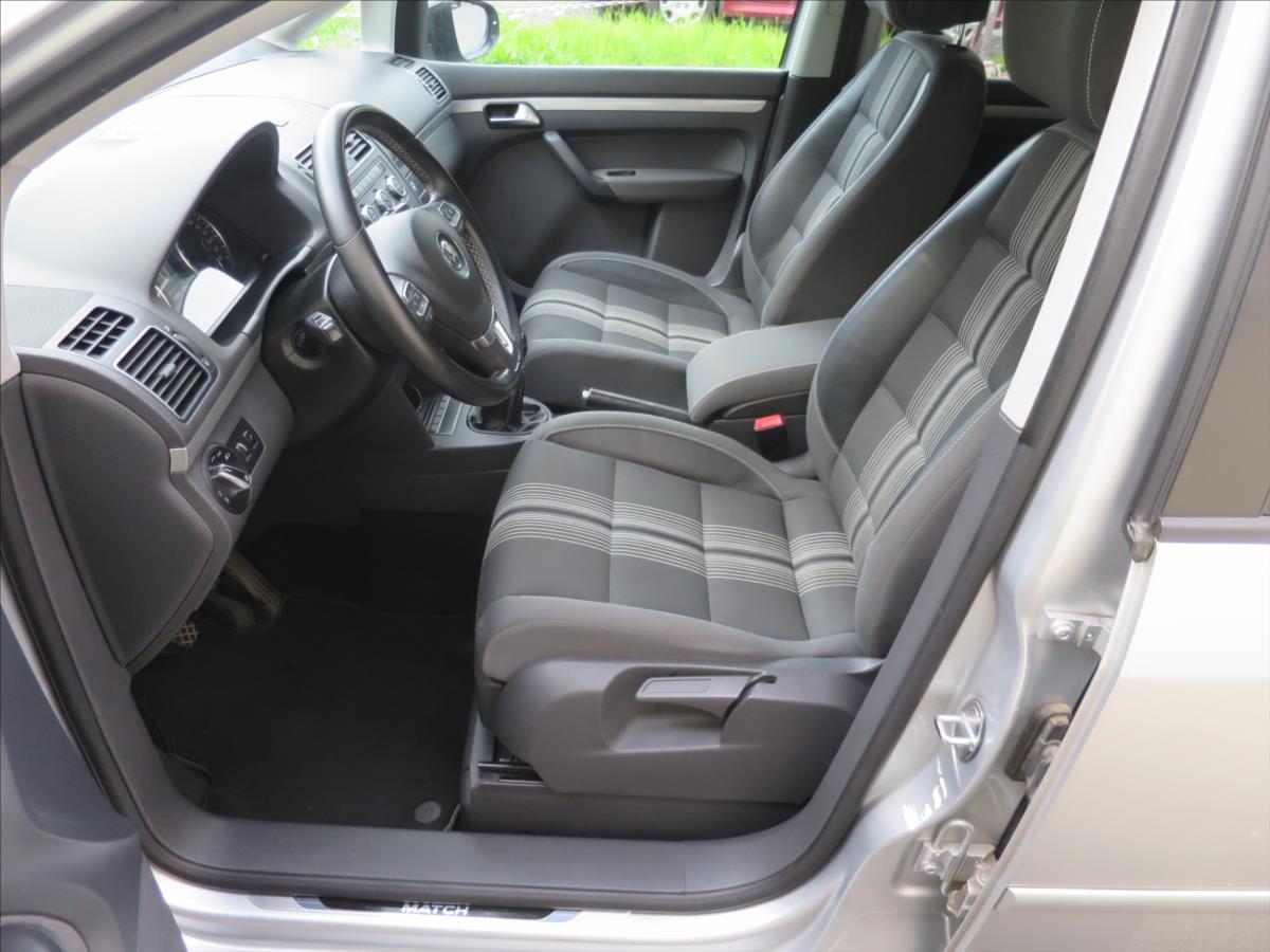 volkswagen-touran-1-4-tsi-match - 8