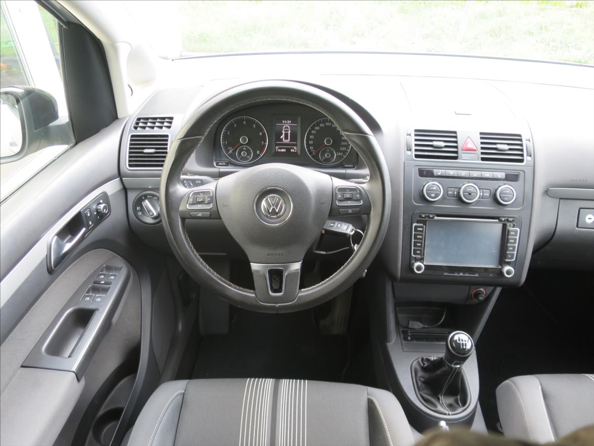 volkswagen-touran-1-4-tsi-match - 9
