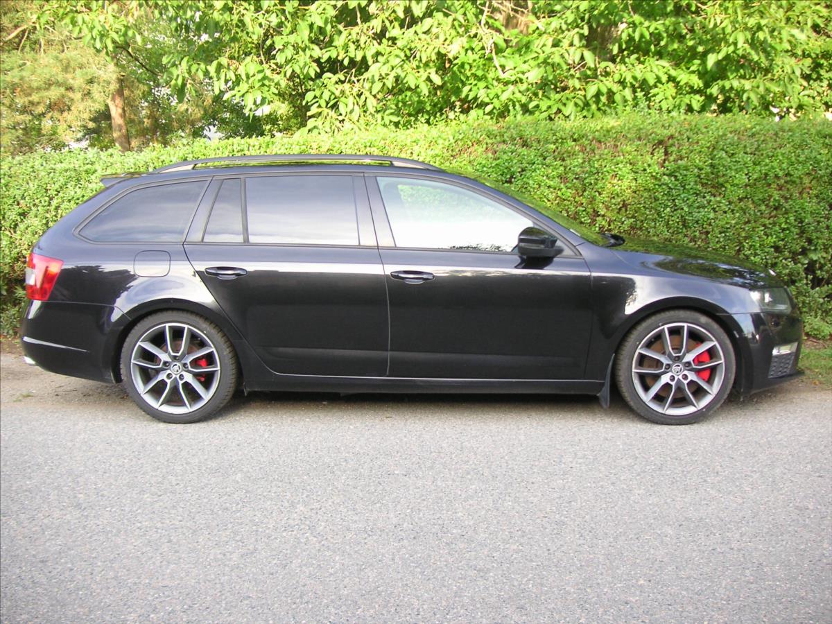 skoda-octavia-2-0-tdi-rs-dsg-iii - 3