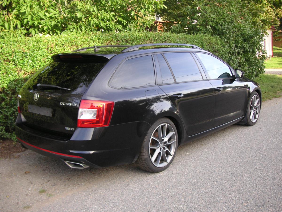skoda-octavia-2-0-tdi-rs-dsg-iii - 5