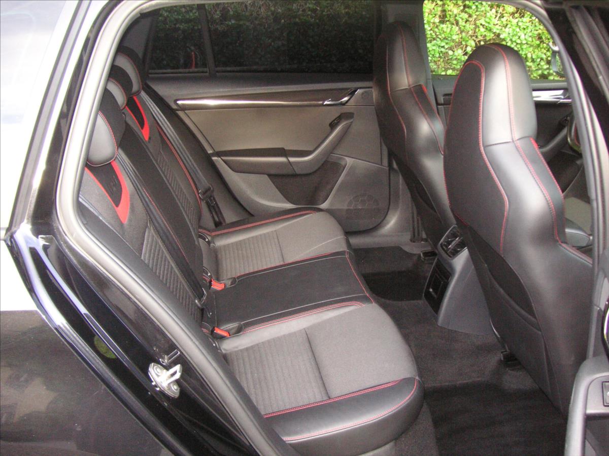 skoda-octavia-2-0-tdi-rs-dsg-iii - 9