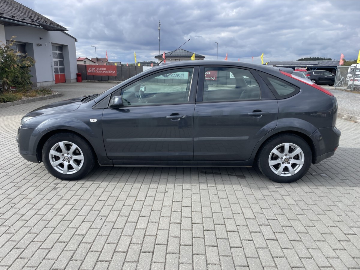 ford-focus-1-6-i-16v-74kw-klima-tazne-2sady-kol - 1