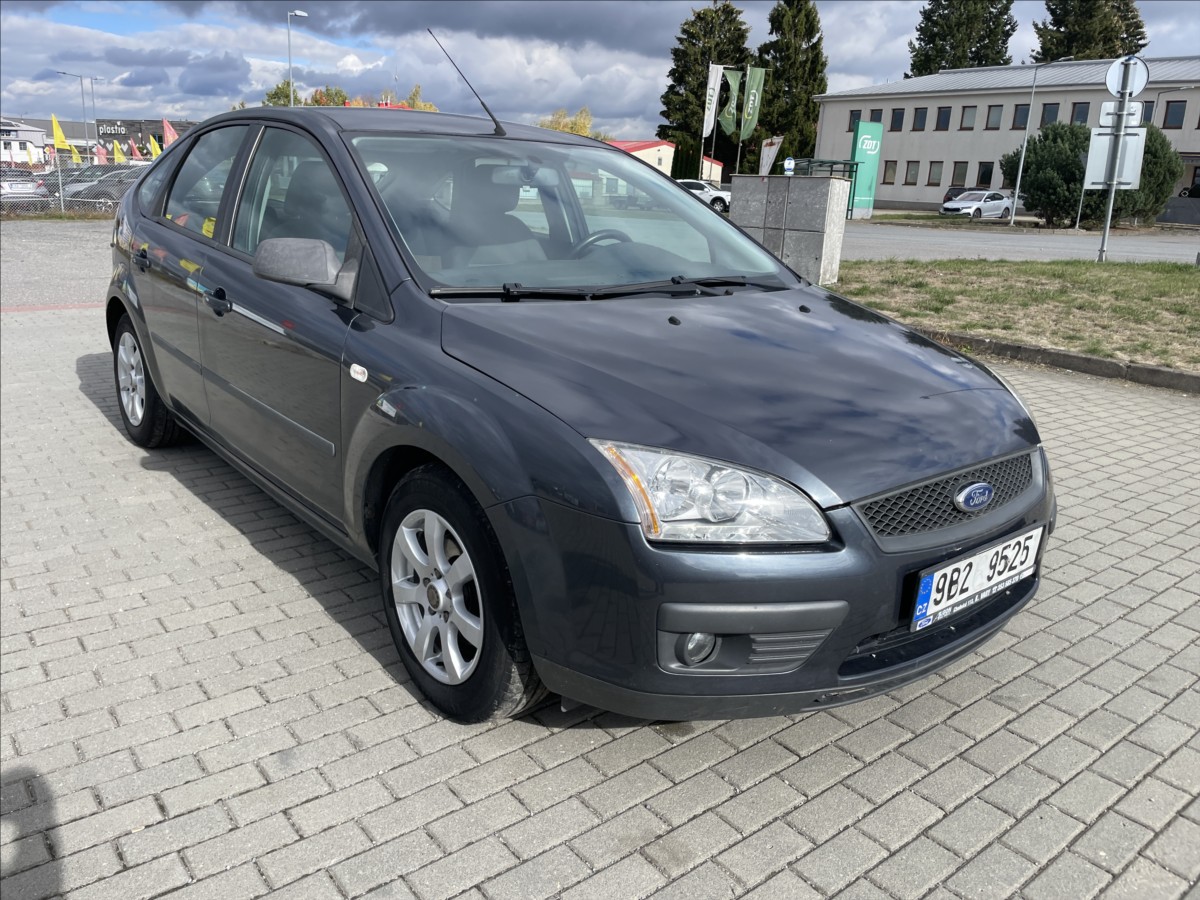 ford-focus-1-6-i-16v-74kw-klima-tazne-2sady-kol - 5
