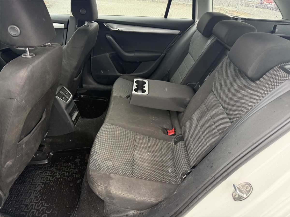 skoda-octavia-1-8-tsi-132kw-4x4-dsg-odp-dph - 7