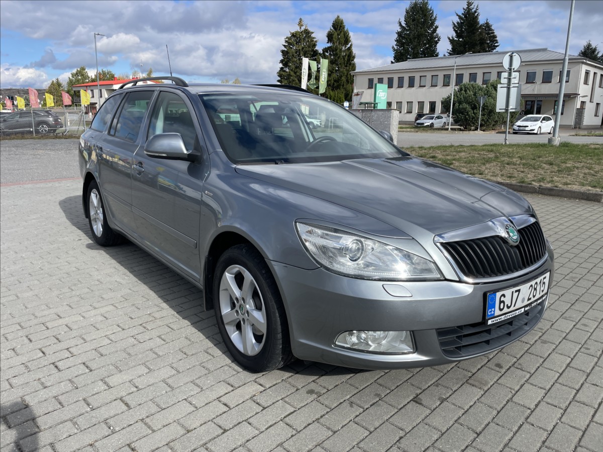 skoda-octavia-1-2-tsi-77kw-ambiente-vyborny-stav - 5