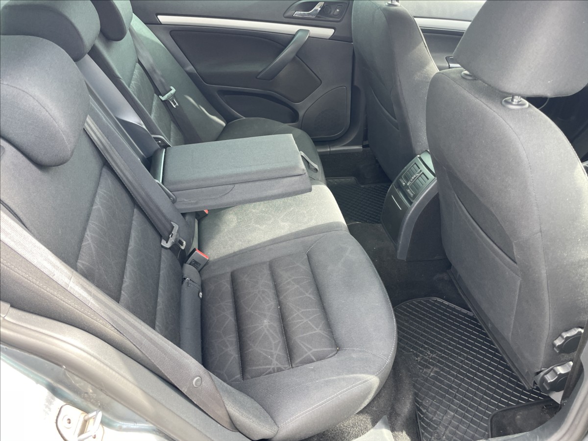 skoda-octavia-1-2-tsi-77kw-ambiente-vyborny-stav - 9