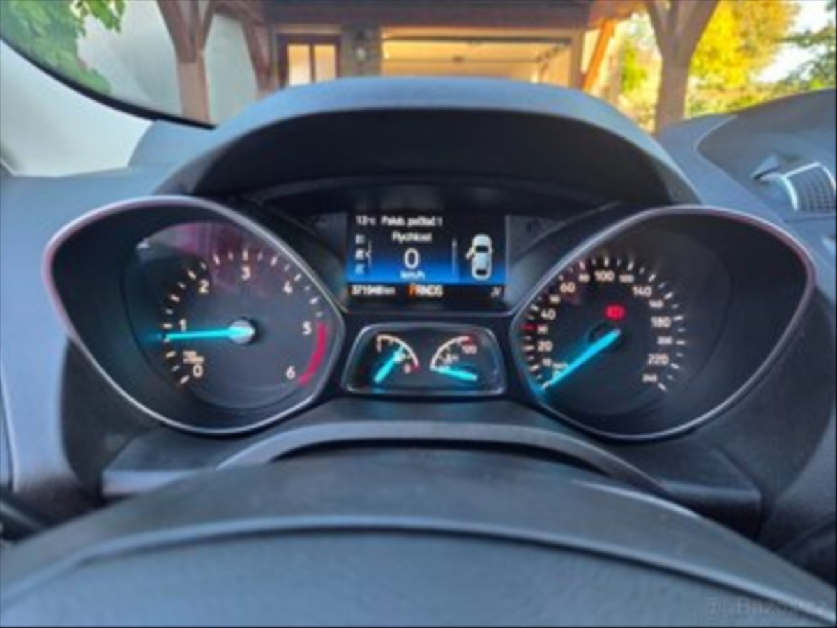 ford-kuga-2-0-tdi-132-kw-4x4-automat - 7