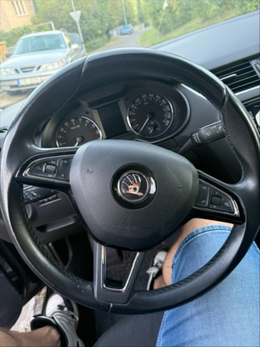 skoda-octavia-1-6-tdi-81kw-style - 1