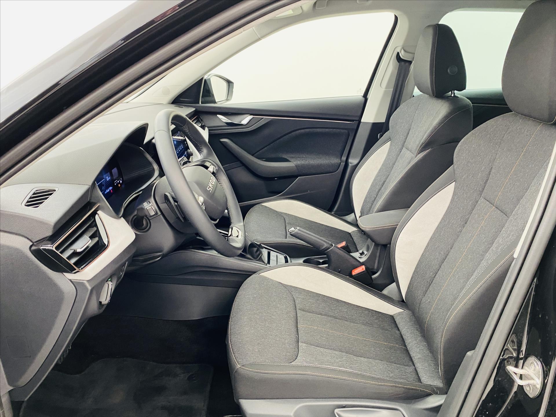 skoda-kamiq-1-0-tsi-85kw-dsg-top-selection - 4