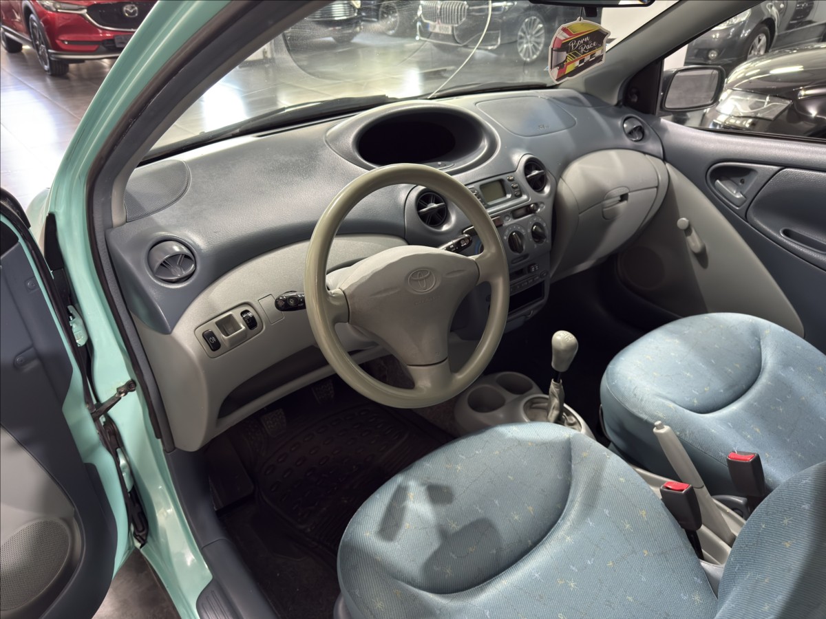 toyota-yaris-1-0-vvt-i-slusny-stav-stk - 5