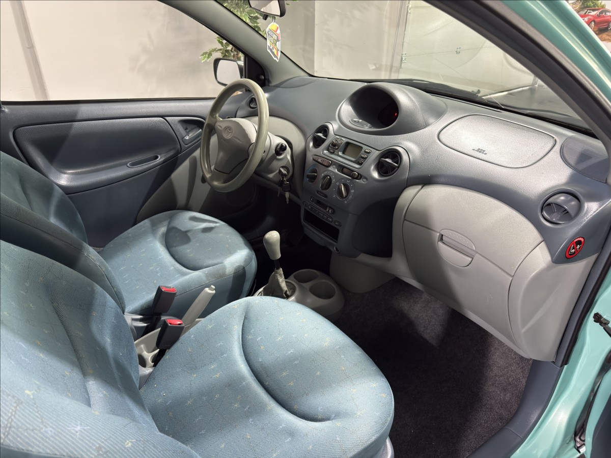 toyota-yaris-1-0-vvt-i-slusny-stav-stk - 8