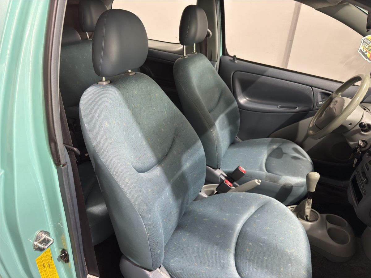 toyota-yaris-1-0-vvt-i-slusny-stav-stk - 9