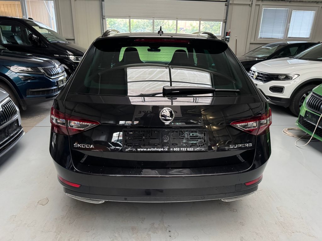 skoda-superb-combi-2-0-tdi-dsg-sportline - 4