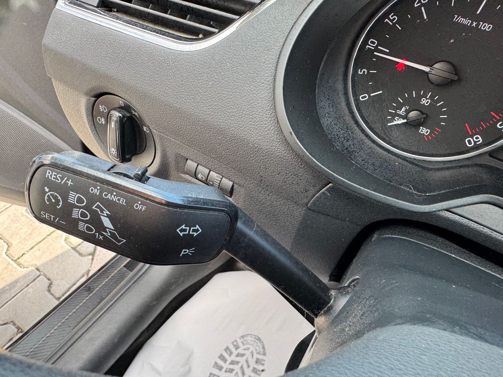 skoda-octavia-combi-2-0-tdi-ambition - 8