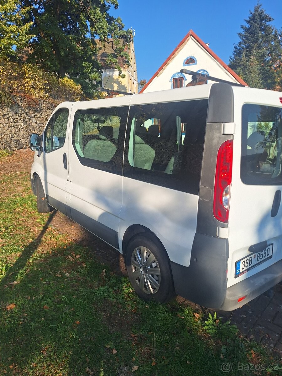 opel-vivaro-2-0-cdti-66-kw-9-mist-2013 - 1