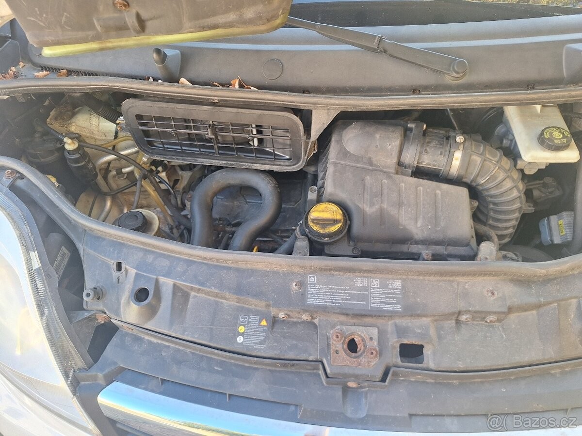 opel-vivaro-2-0-cdti-66-kw-9-mist-2013 - 8